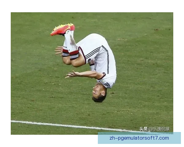 阿尔维斯回旋技艺分析与应用探索 足球技术创新的代表性动作 阿尔维斯回旋技艺分析与应用探索 足球技术创新的代表性动作